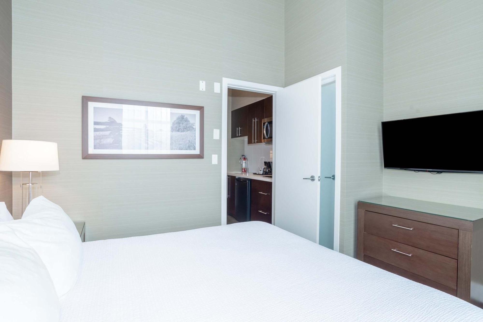 Sandman Hotel Abbotsford Airport Exterior foto