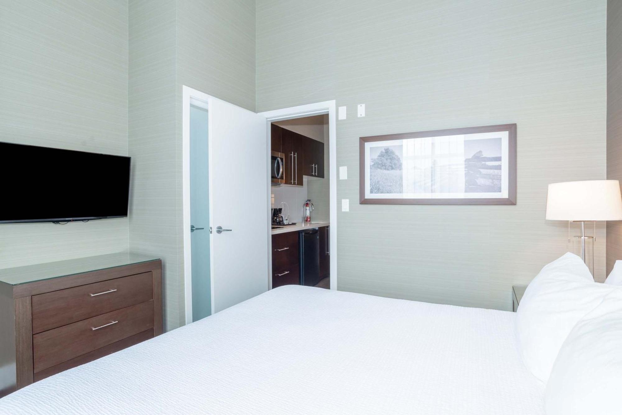 Sandman Hotel Abbotsford Airport Exterior foto
